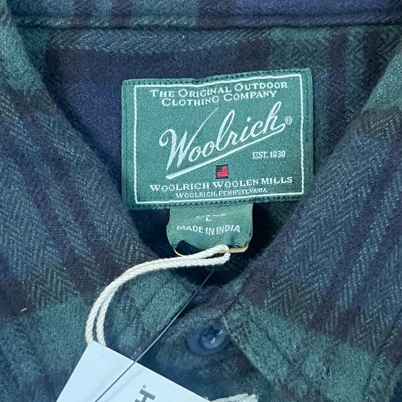 Woolrich Woolen Mills Oxbow Flannel  Plaid Shirt in Amy Navy Size Large NWT - Picture 9 of 13